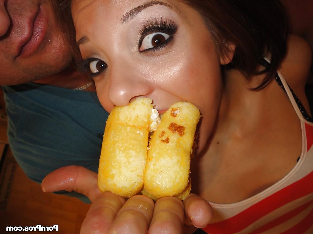 16P Horny teen with small tits Evilyn Fierce giving a deepthroat blowjob