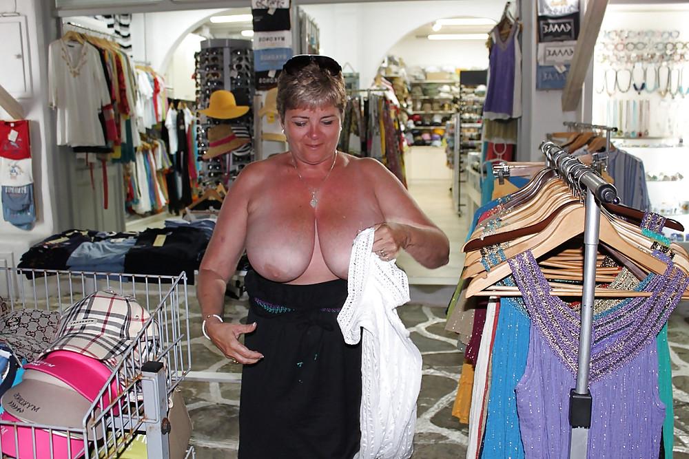 11P UK wife loves flashing on holiday
