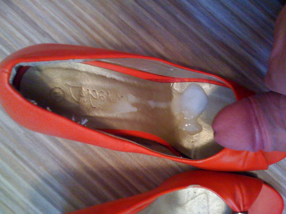 12P The wife's aunty's shoes & BIG pants