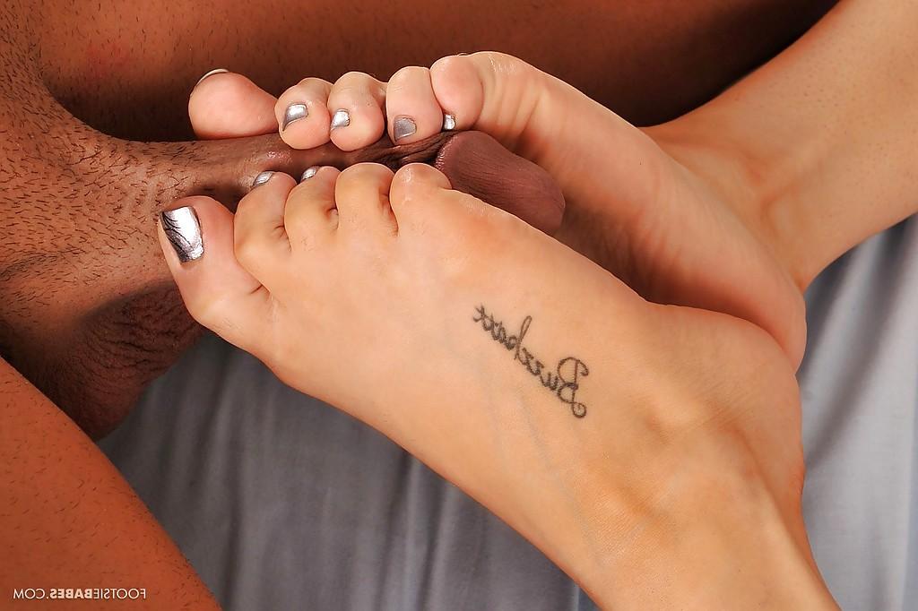 15P Big dick guy has foot fetish sex with awesome blonde girl Michelle