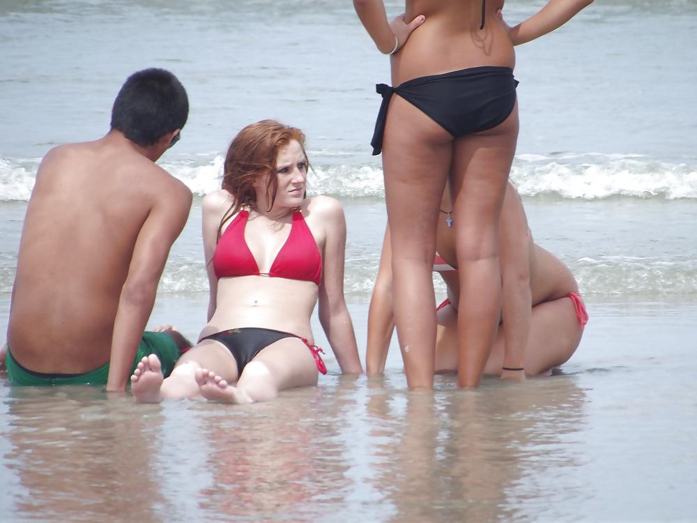 25P Sexy beach babes tits ass and cameltoe shots