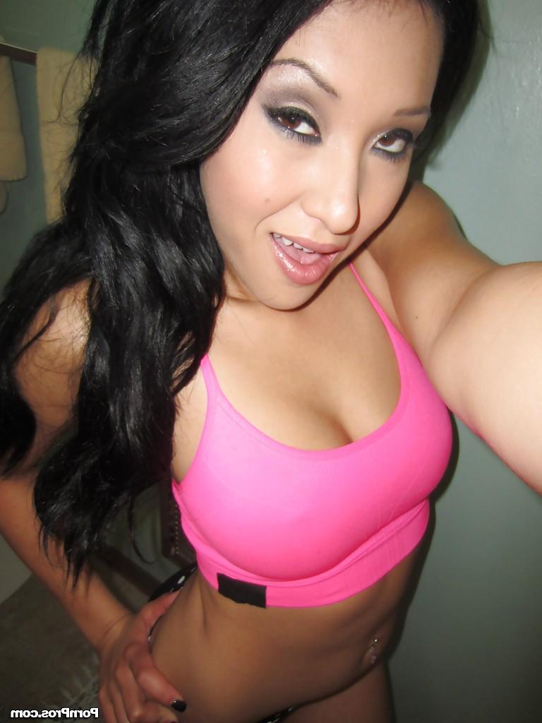 16P Masturbating Asian girlfriend Jayden Lee is doing self shots