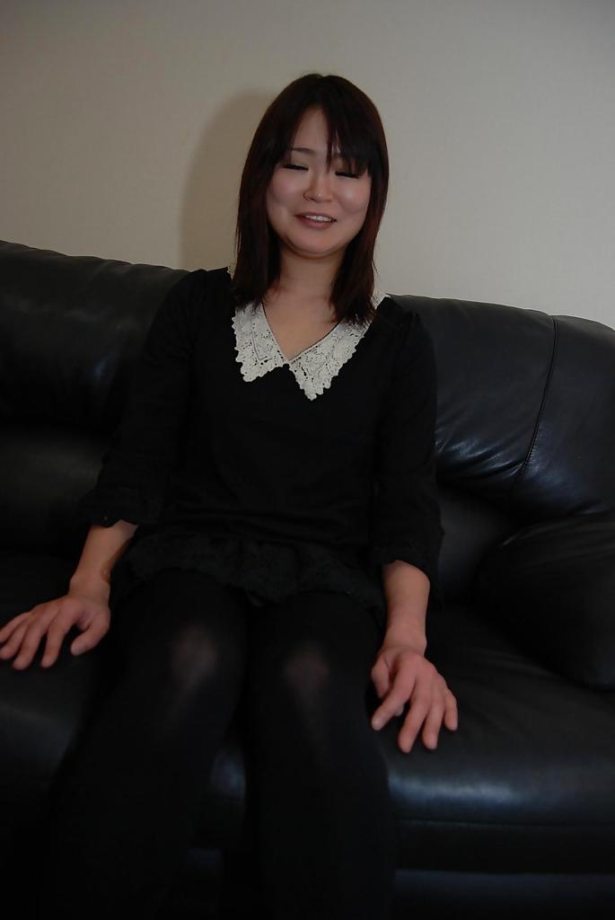 16P Milf Akiko Nemoto is playing with her naked body in close-up