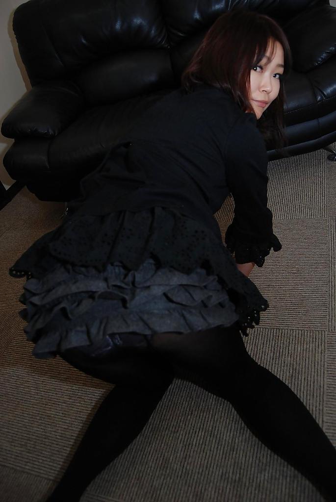 16P Milf Akiko Nemoto is playing with her naked body in close-up