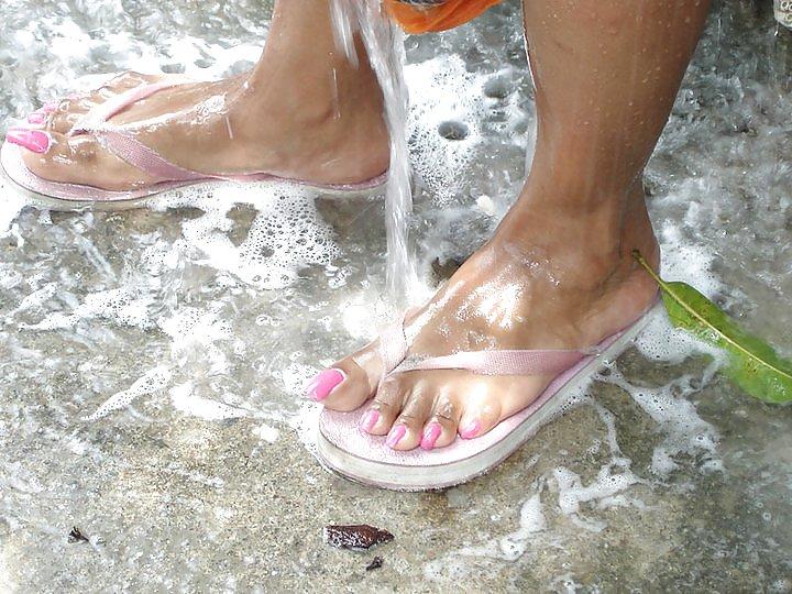 25P Black woman's toe