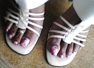 25P Black woman's toe