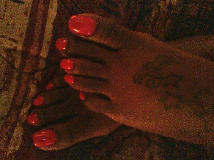 25P Black woman's toe