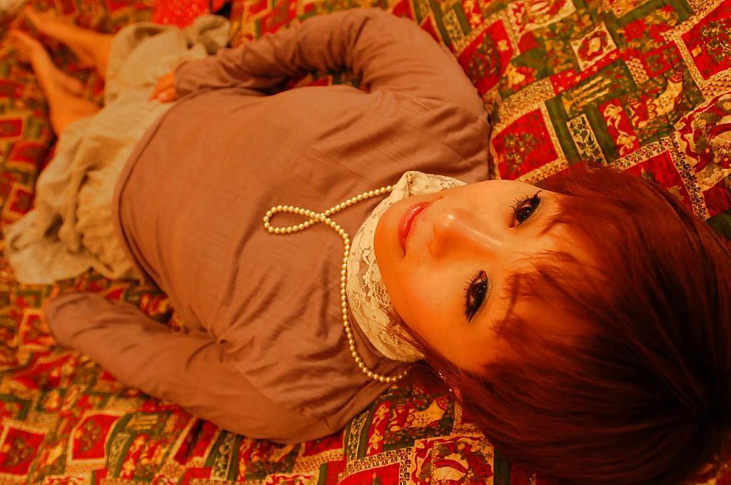 16P Short-haired asian MILF Kyoko Nogi undressing and spreading her legs