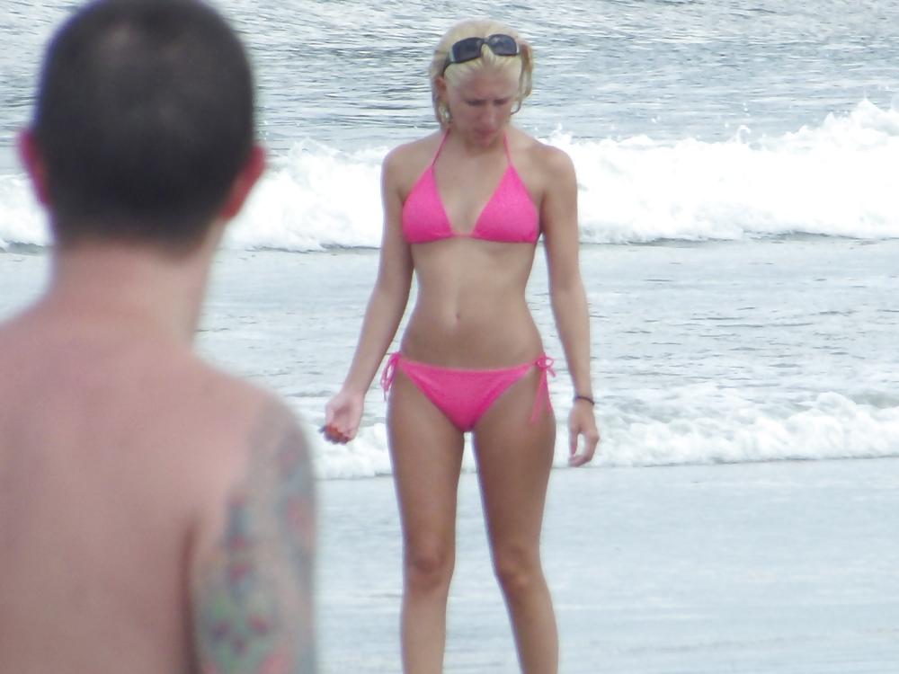 25P Sexy beach bodies tits and ass