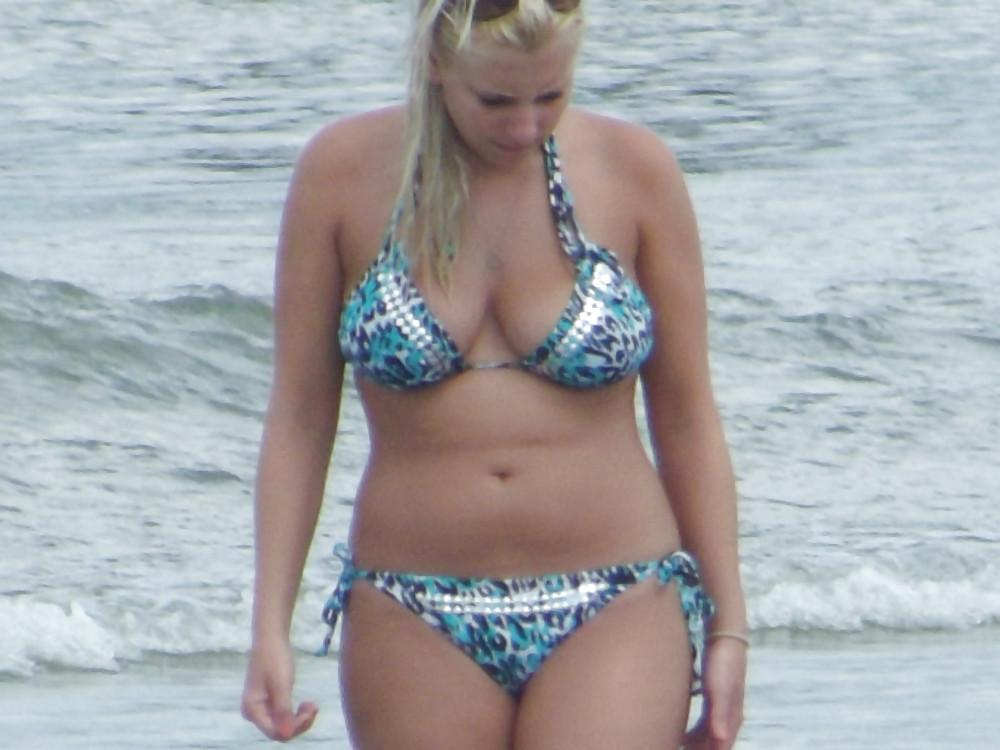 25P Sexy beach bodies tits and ass