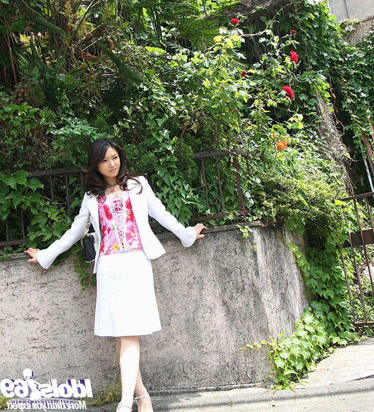 16P Fully clothed asian sweetie flashing her nice jugs and bush outdoor