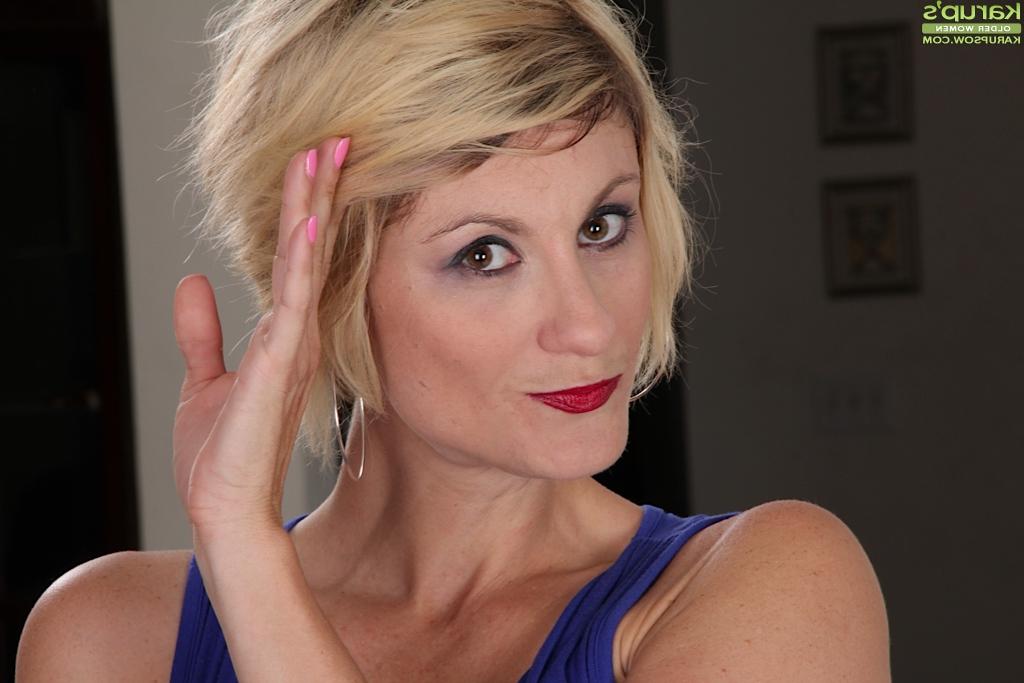 16P Short-haired mature blonde Jayden Monroe dreams about something hard