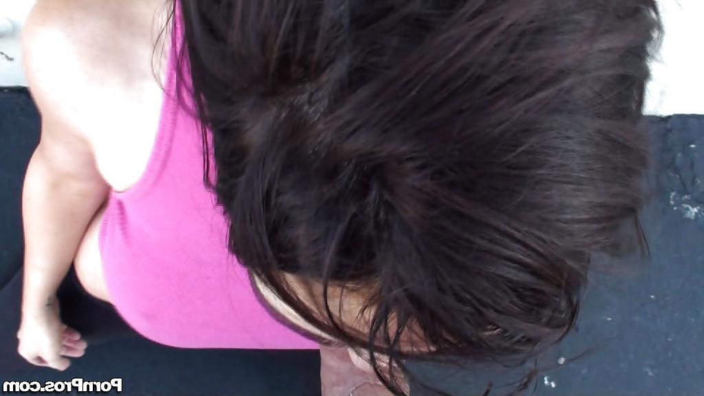 16P Mature Diana Prince swallows sperm after hot outdoor blowjob!