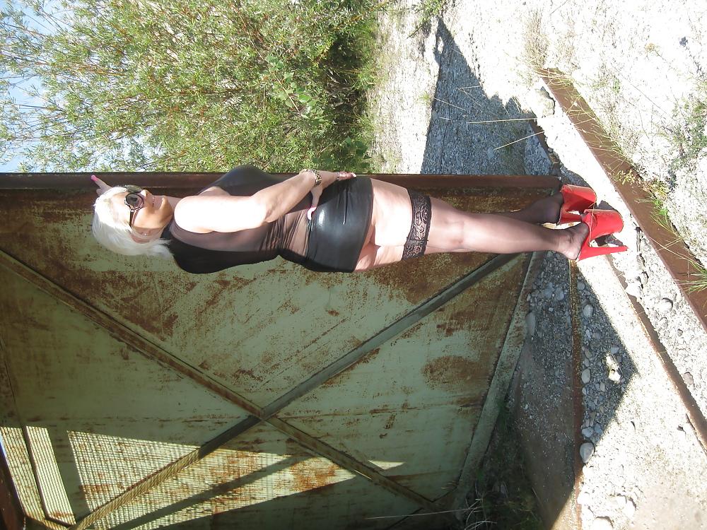 25P Nylons and High Heels Outdoor