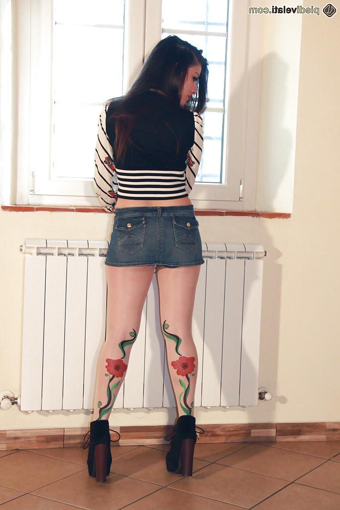 15P Amazing pantyhose model with sexy legs Bianca loves foot fetish