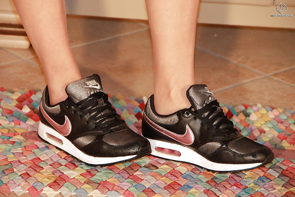 16P Cute teen with sexy feet Sunny shows her skinny sexy legs