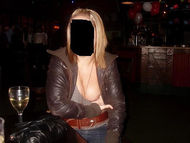 11P Hot girl flashing