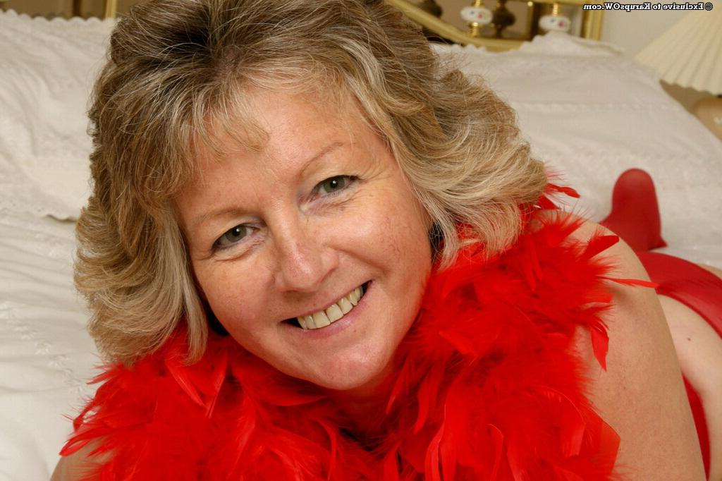 16P Mature lady in red lingerie taking off her panties and teasing her pierced slit
