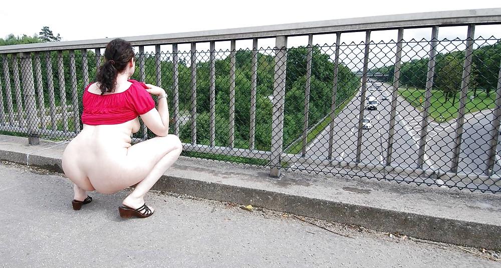 25P Horny milf expose her body outside dildo