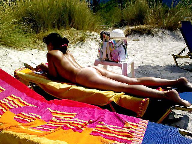 4P Wife only nude on beach 2