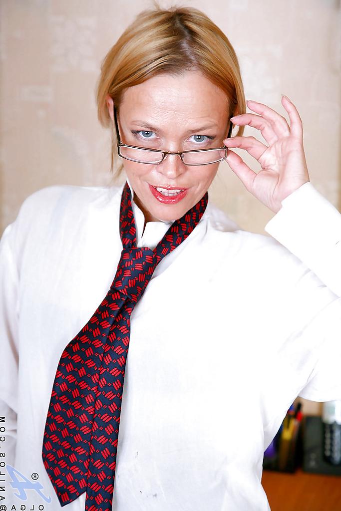 16P Heated office secretary stripping nude and flaunting in the chair