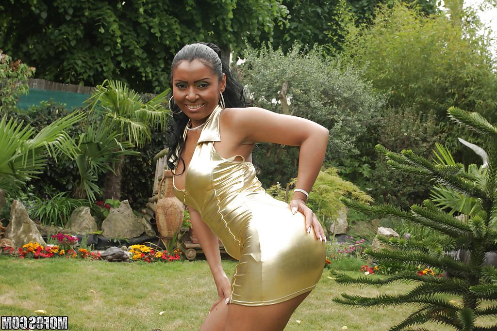 16P Latina babe with a big ass Joyce Oliveira shows off her hairy cunt
