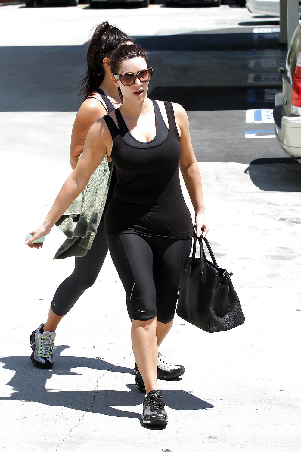 20P Kim Kardashian makes her way to the gym in Los Angeles