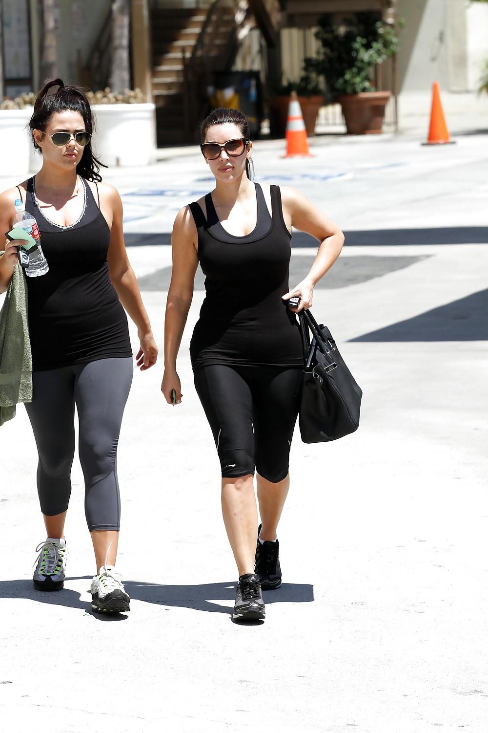 20P Kim Kardashian makes her way to the gym in Los Angeles