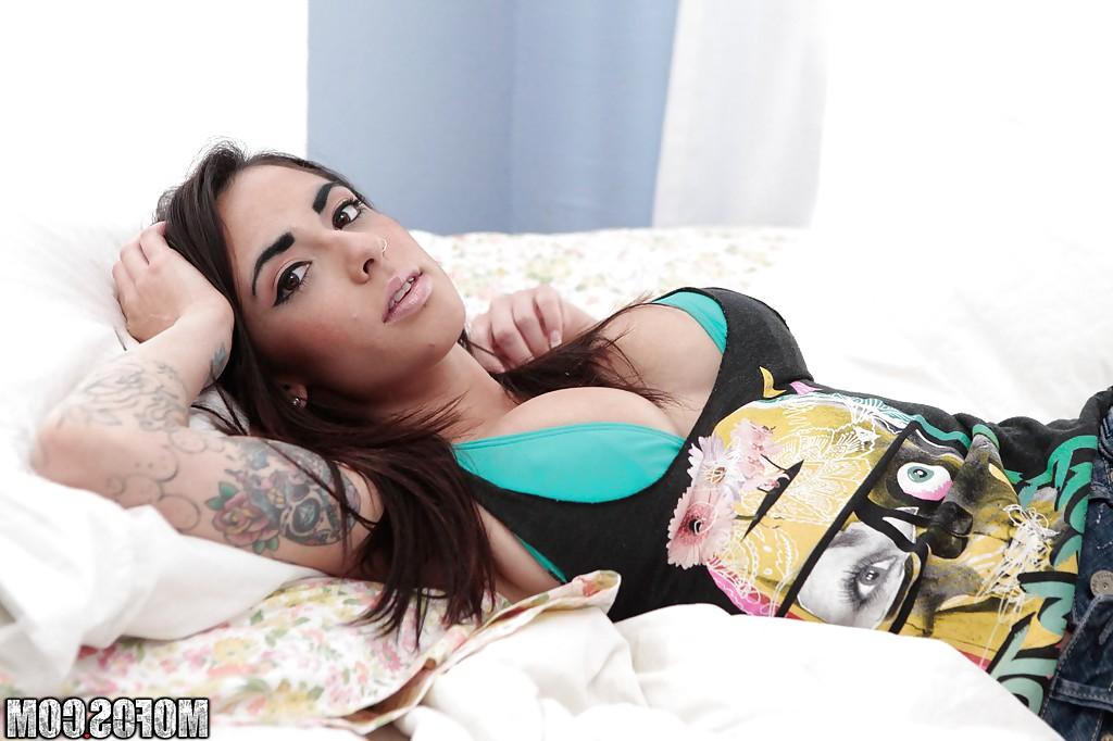 16P Latina babe with an amazing tattooed body takes off her hot lingerie