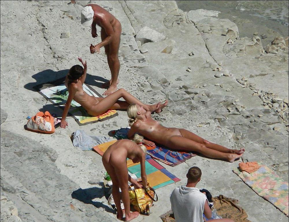25P Little Beach Boobs