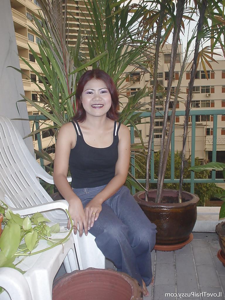 16P Chubby asian babe with petite melons stripping and spreading her legs