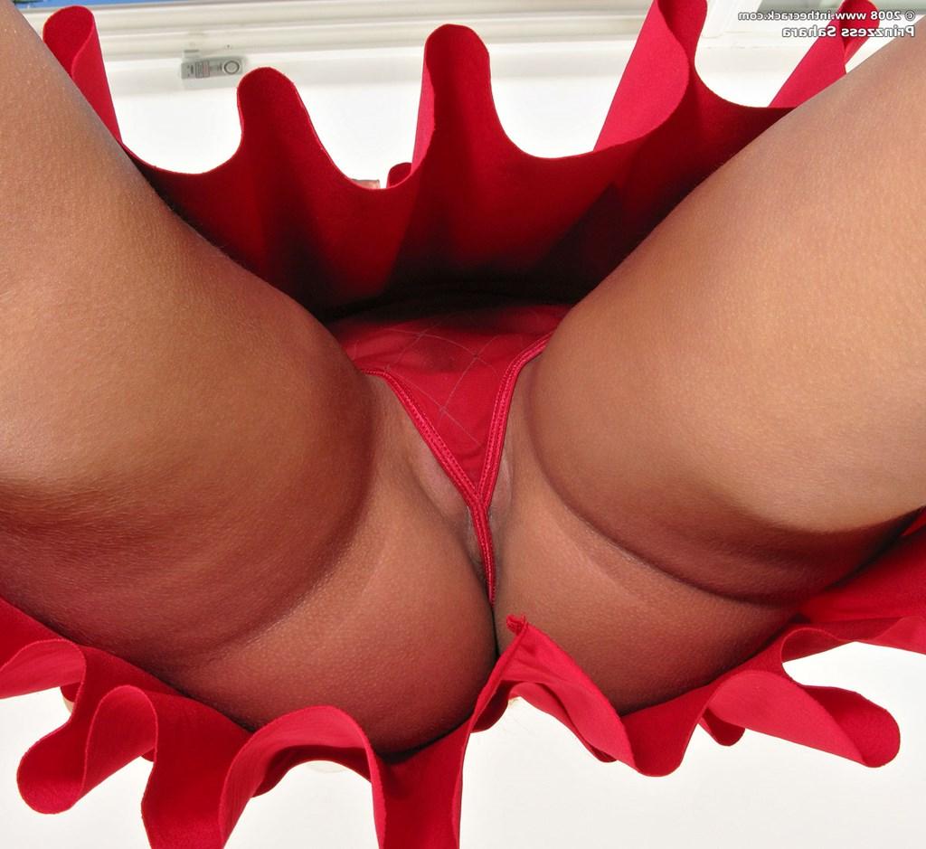 15P Hot closeup pussy upskirt of blonde Prinzzess Sahara in red dress toying