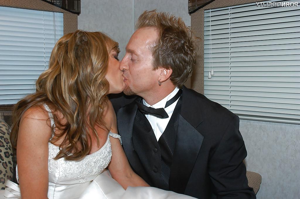 13P Milf bride Shayla LaVeaux is doing an amazing blowjob in a wedding dress
