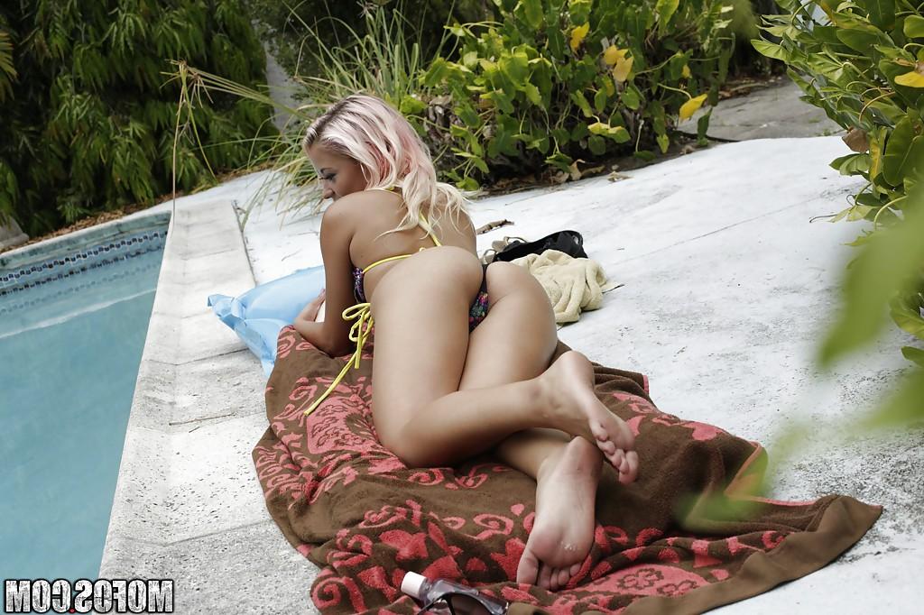 16P Voyeur scene at the pool side features outdoor posing from Bianca B