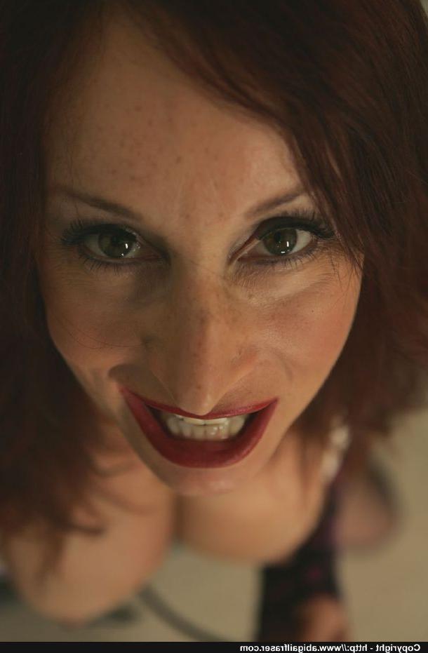 12P Hot mature babe Abigail Fraser rides a fucking machine and gives a blowjob