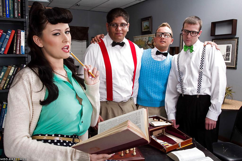 16P Well-stacked coed Alexis Grace gets fucked by a naughty nerdy guy