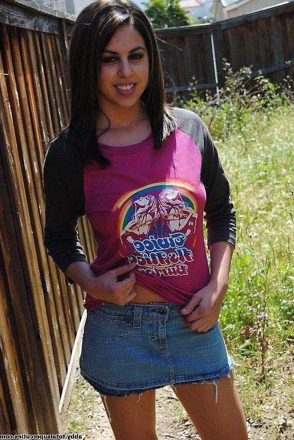 20P Pictures of teen star Abby giving you little flashes outside