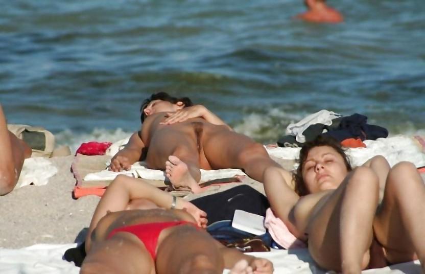 25P Beach Hairy Peepees