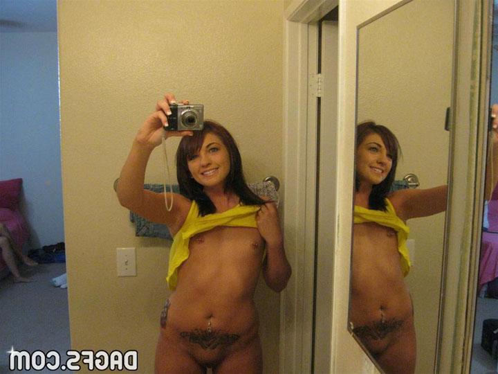 12P Blonde girl Alexis Monroe shares some hot selfies for you