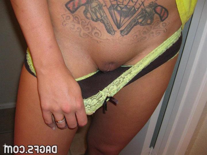 12P Blonde girl Alexis Monroe shares some hot selfies for you