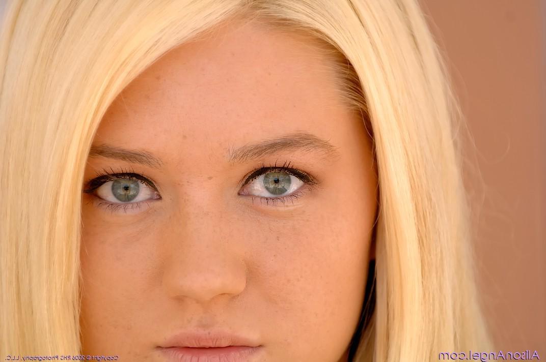 19P Pictures of teen slut Alison Angel getting naked outside
