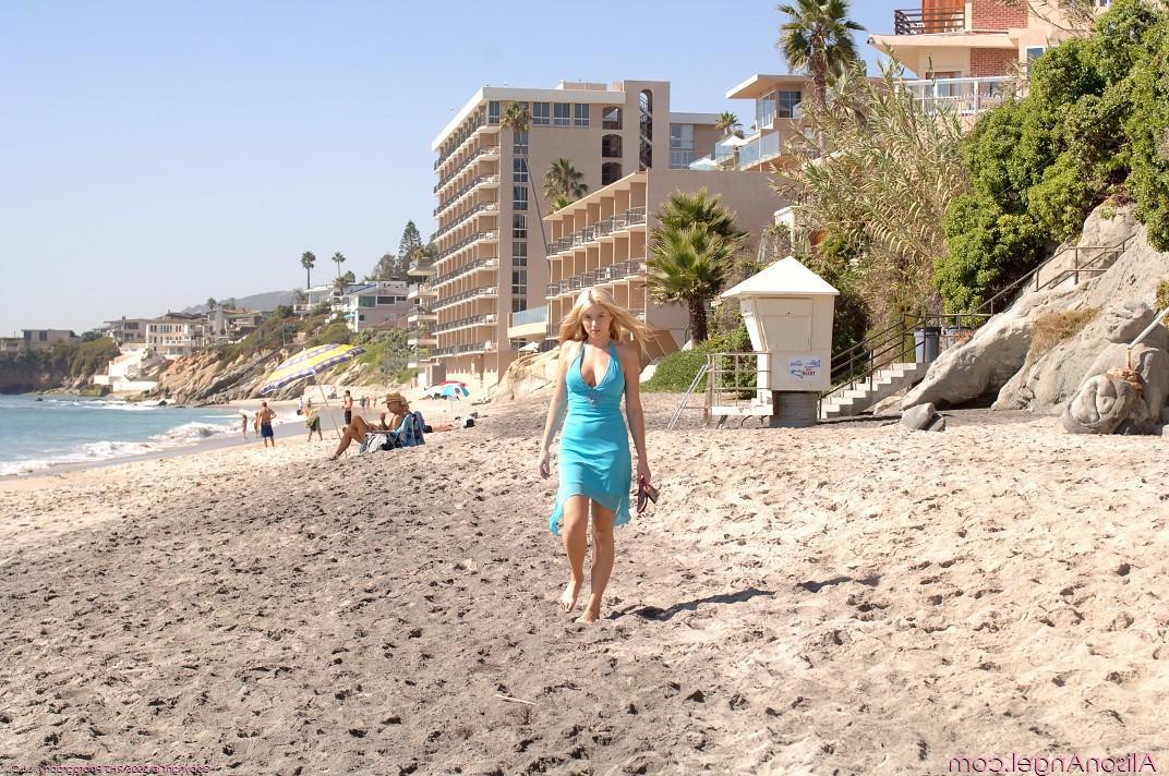 20P Pictures of Alison Angel flashing outside