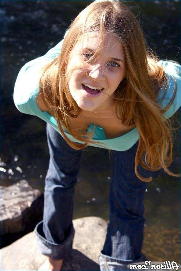 16P Pictures of teen girl Allison 19 flashing outside