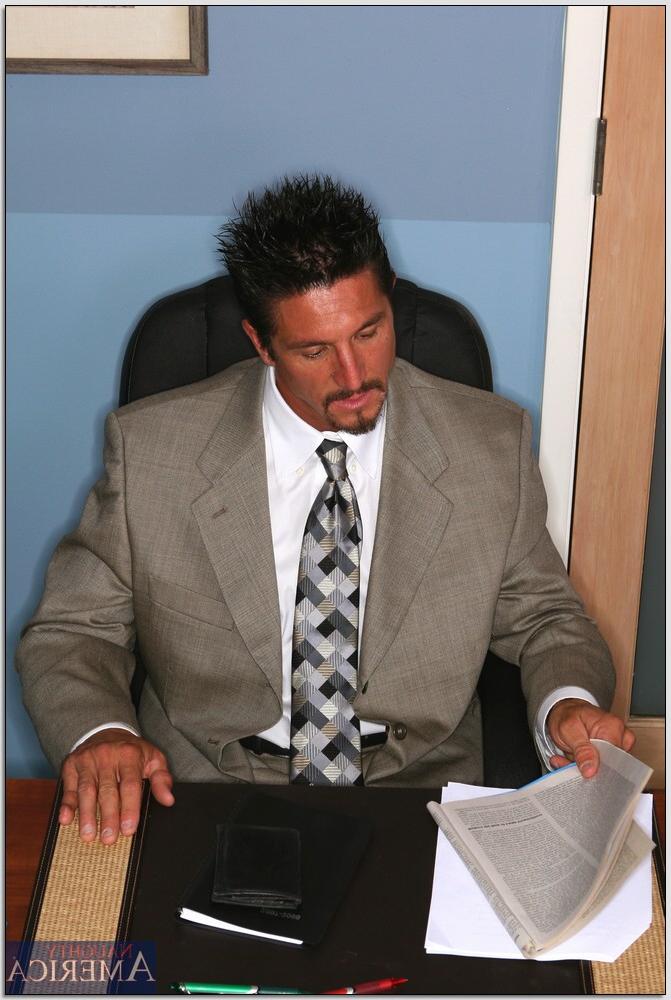 16P Ashley Jensen and Brooke Belle exposing sexy tits in the office
