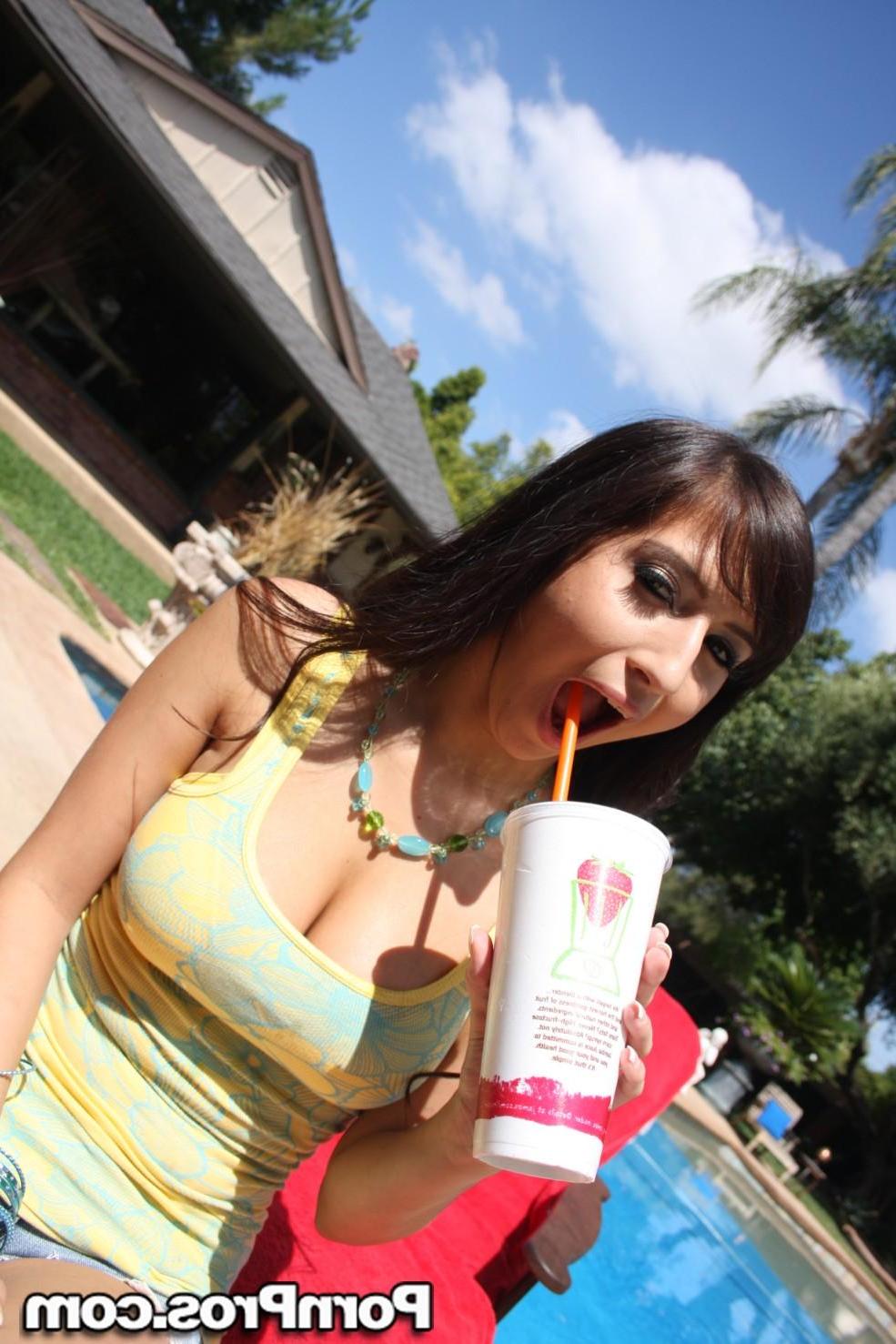 16P Hot teen April ONeil rides a big cock in the back yard
