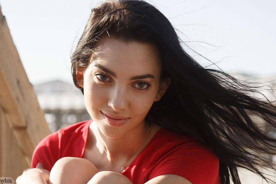 8P Petite coed Araya Costa teases with her tight body on the beach