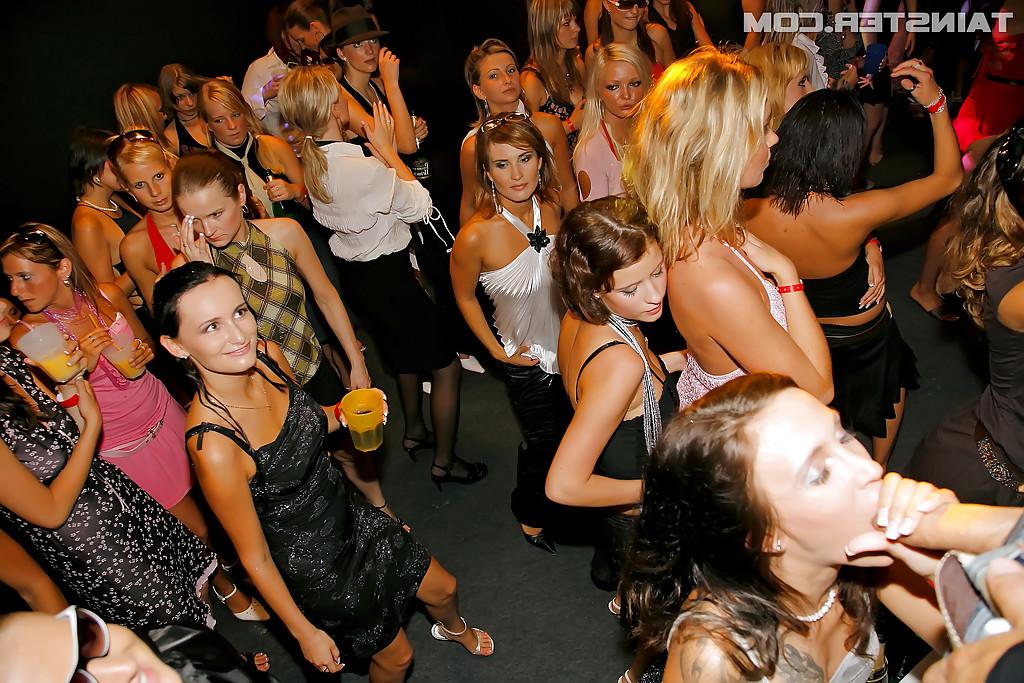 16P Jizz starving cock-hunters show off their blowjob skills at the sex party