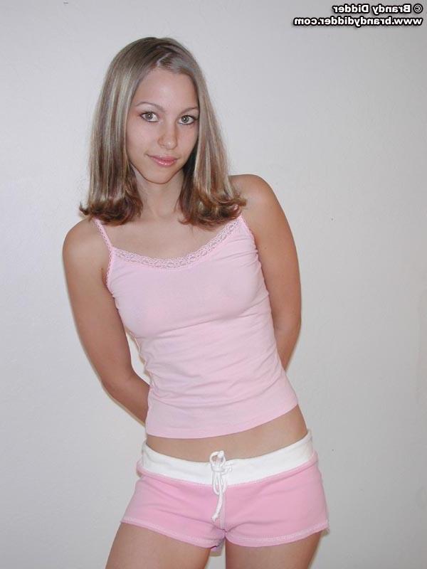 20P Pictures of Brandy Didder flashing her perky tits