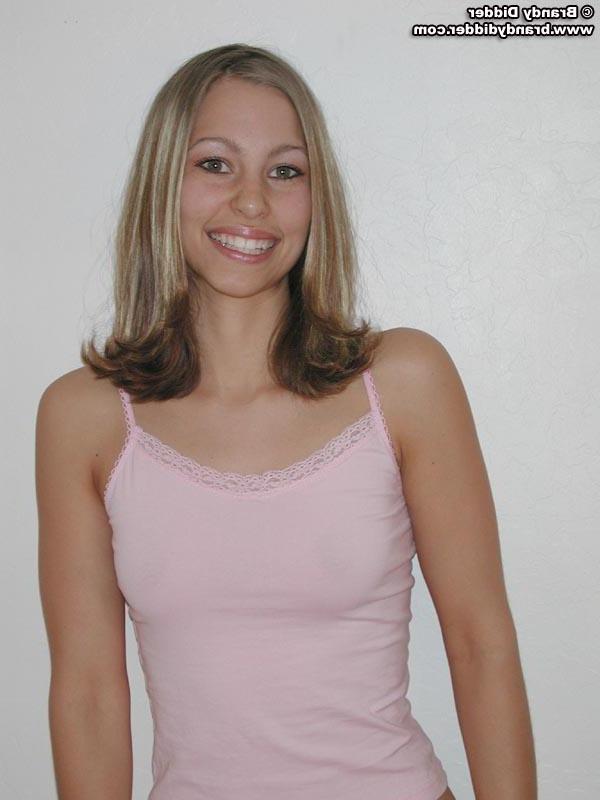 20P Pictures of Brandy Didder flashing her perky tits