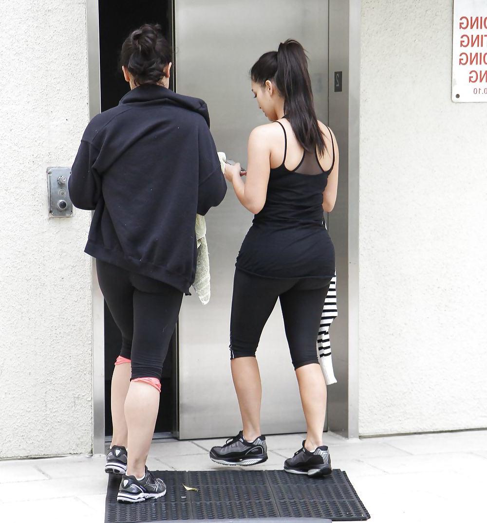 25P Kim Kardashian in leggings leaving a gym in Studio City